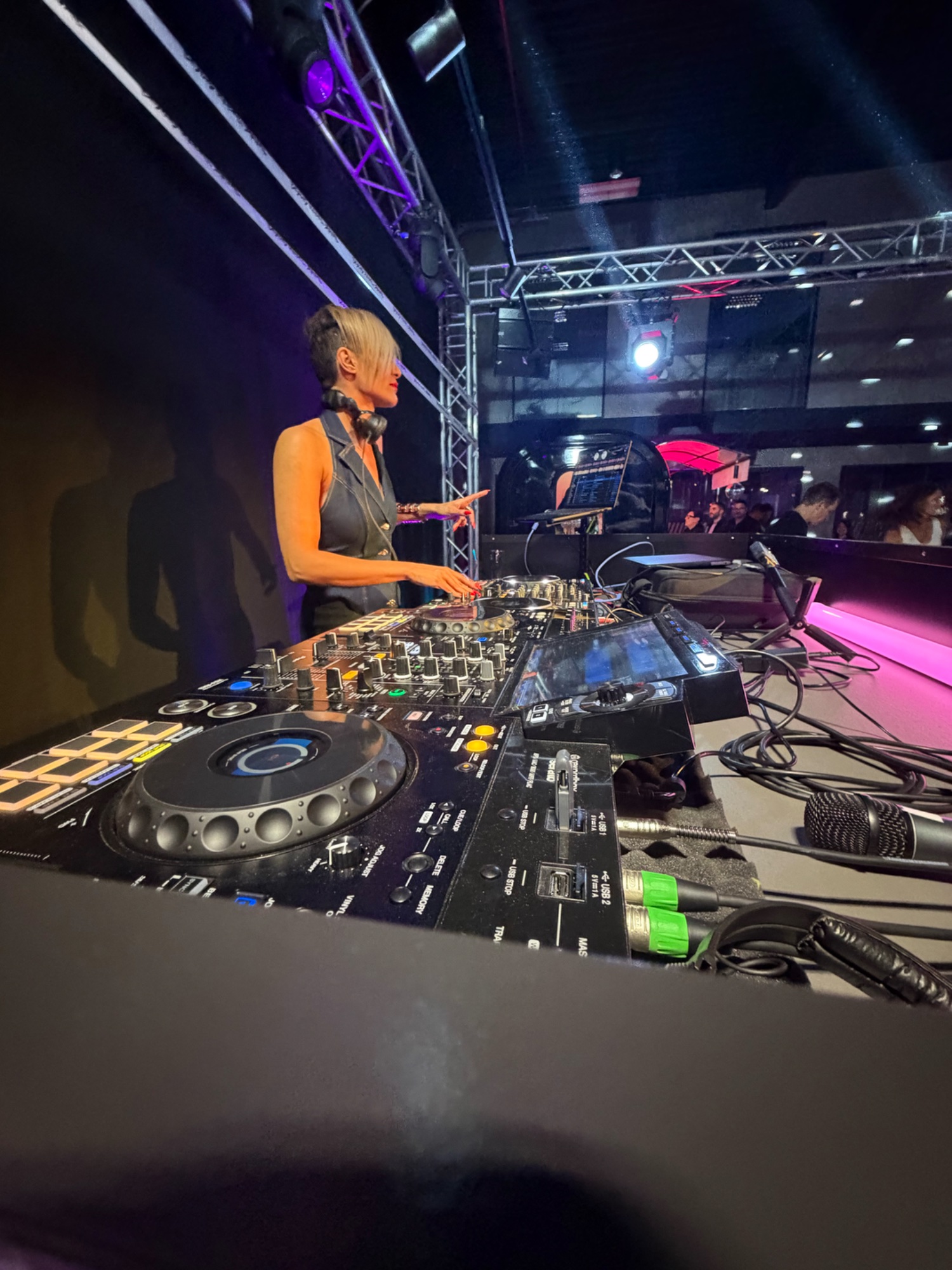 Marusia Taylor live an den DJ-Decks